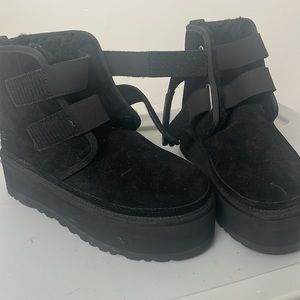 Ugg thick platform double strap boots only worn twice